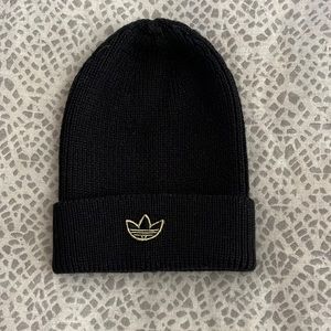 Black/gold adidas beanie o/s